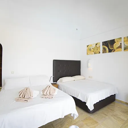 Impressive | 3 Bedrooms | Magatsuhi | Spacious Sun Terrace | Outdoor Pool, Hot Tub And Bbq | Montana Roja بلايا بلانكا