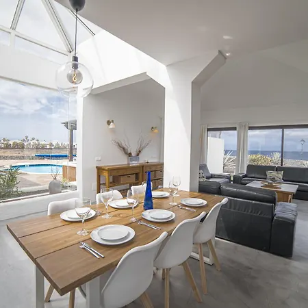 Impressive | 3 Bedrooms | Magatsuhi | Spacious Sun Terrace | Outdoor Pool, Hot Tub And Bbq | Montana Roja * بلايا بلانكا