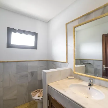 فيلة Impressive | 3 Bedrooms | Magatsuhi | Spacious Sun Terrace | Outdoor Pool, Hot Tub And Bbq | Montana Roja *