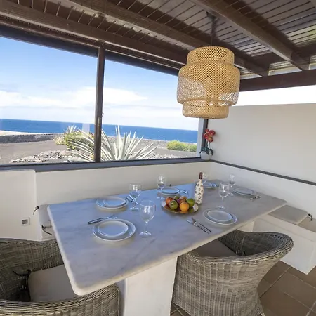 Impressive | 3 Bedrooms | Magatsuhi | Spacious Sun Terrace | Outdoor Pool, Hot Tub And Bbq | Montana Roja * بلايا بلانكا